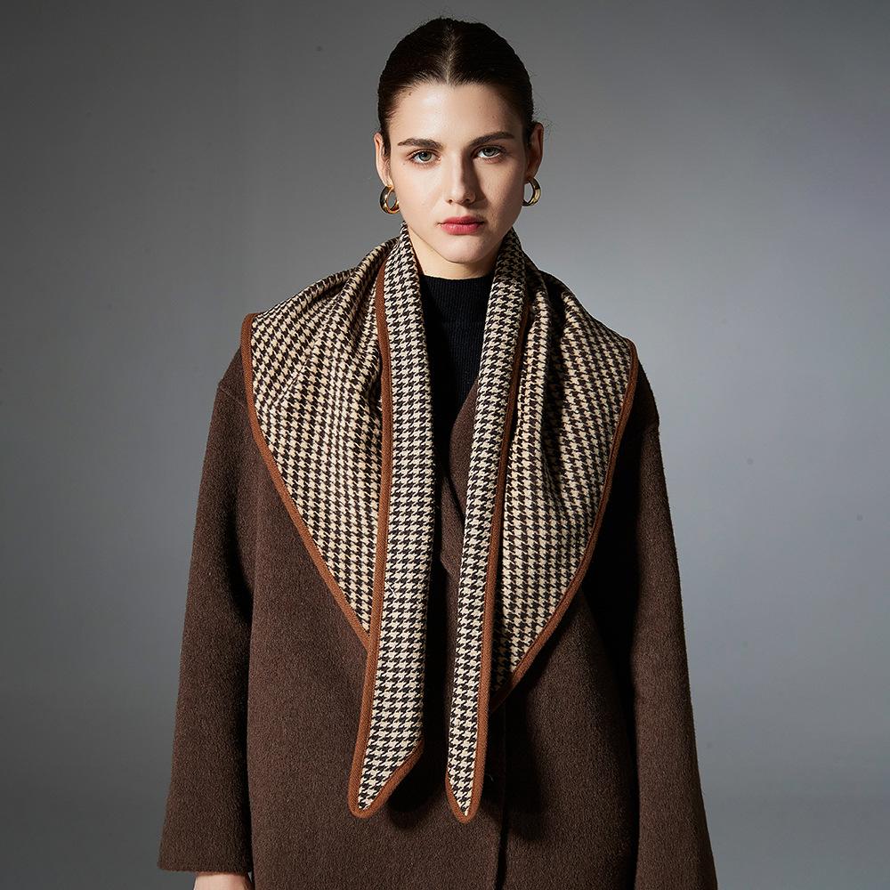 2025 High-End Podzim/Zima Trojúhelníková šála se vzorem kohoutí stopy pro Evropu a Ameriku
