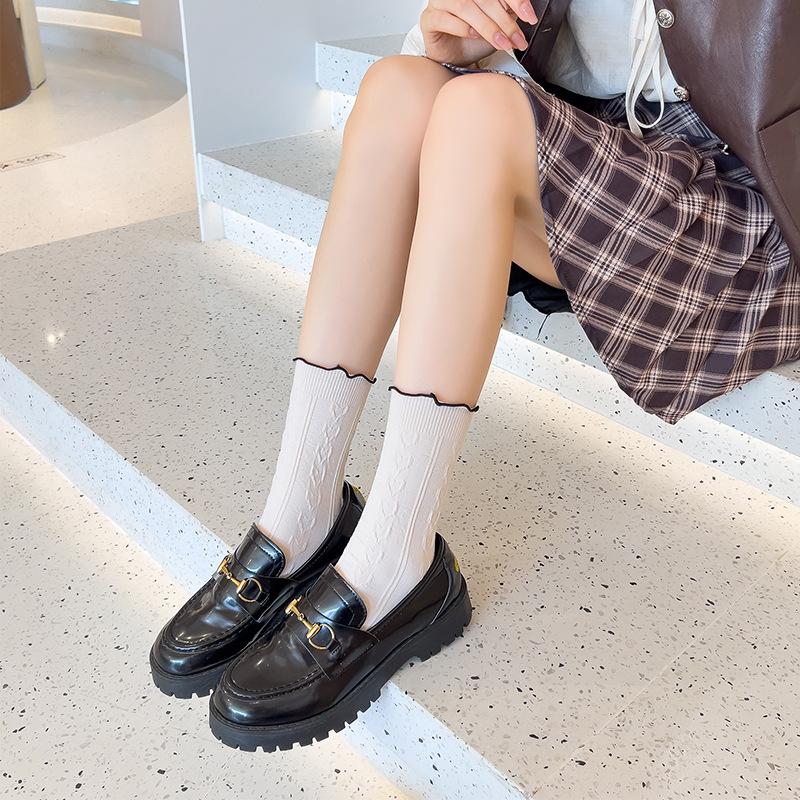 Damen Frühling und Herbst Einfarbige Spitze Ohrenrand In-The-Tube Socken