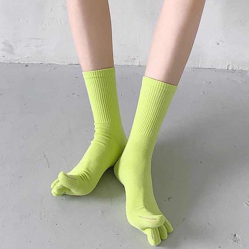 5 Pairs of Female Sweat Absorbing Sports High Waist Candy Color Cylinder Five Finger Socks