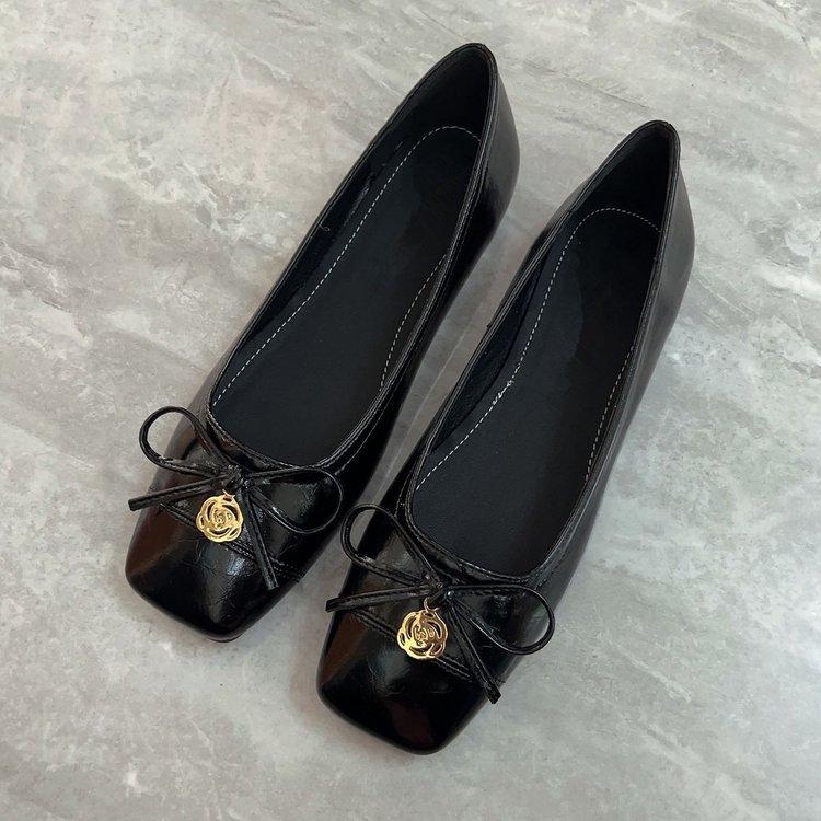 French Small Single Shoes Women's 2025 New Square Head Shallow Mouth Flat Shoes Small Fragrant Versatile Soft Sole Fashion Mary Jane Shoes