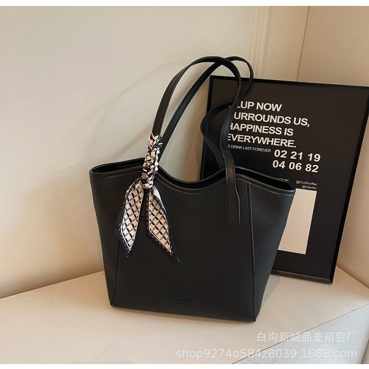 

Простая ретро-сумка большой вместимости, сумка под мышкой, новая повседневная универсальная сумка через плечо 2025, сумка-тоут для поездок на работу чёрный