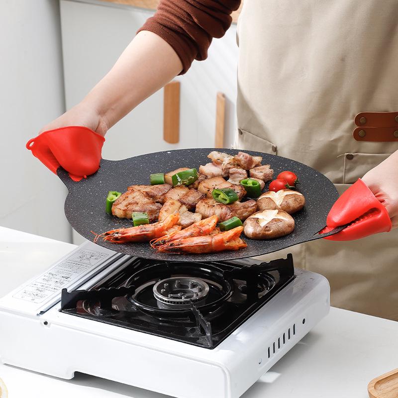

Round Korean BBQ Grill Pan - Non-stick Maifan Stone for Outdoor & Home Use, Teppanyaki & Camping Stove Cooking. 28CM