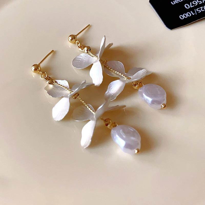 

Silver needle French petal pearl model fringed earrings super fairy fashion long earrings elegant personality new earrings women