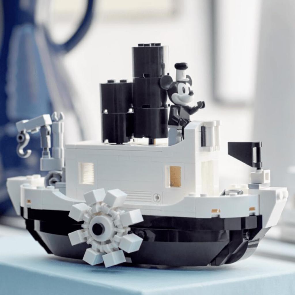 LEGO Mini Steamboat Willie GWP Limited 424 (40659, Pieces).