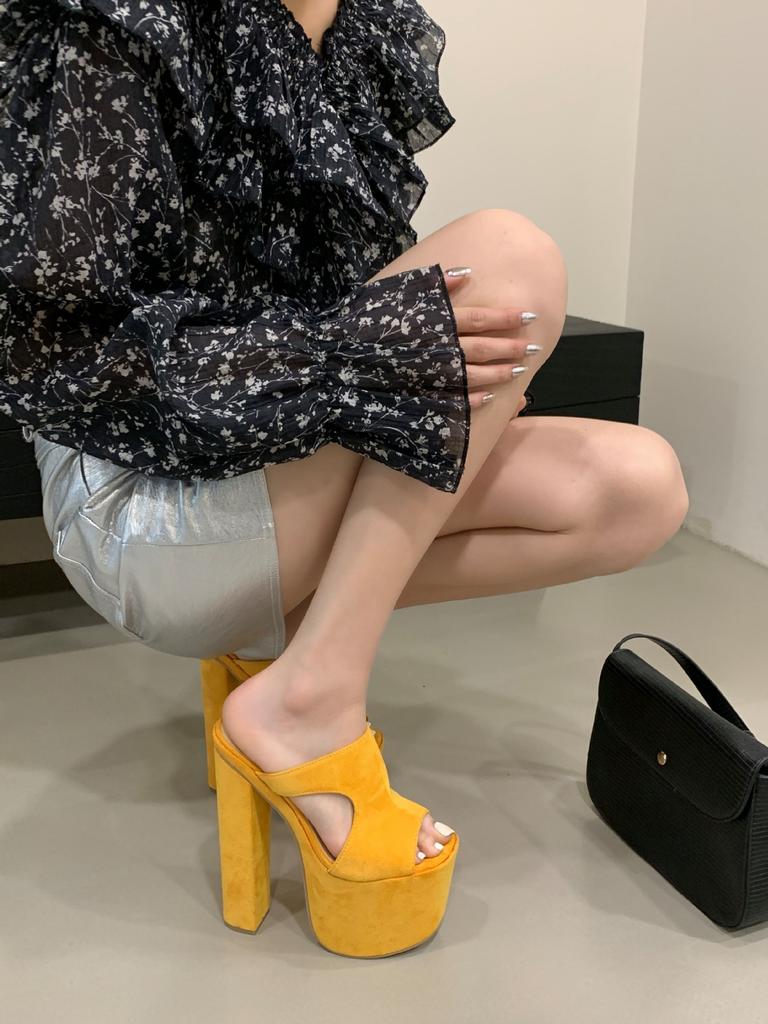 2025 New Model, Summer Versatile and Dazzling 18cm 8.5cm Waterproof Table, Thick High-heeled Slippers
