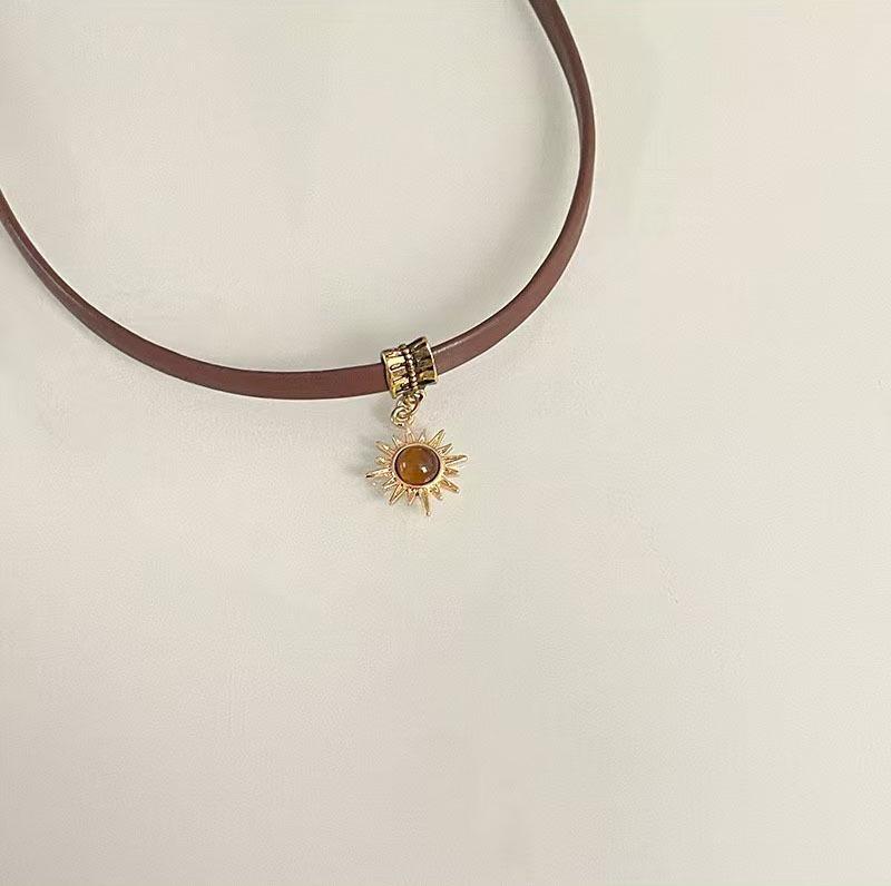 Maillard Sunflower Brown Tiger Eye Leather Necklace - Women's Luxury Clavicle Chain