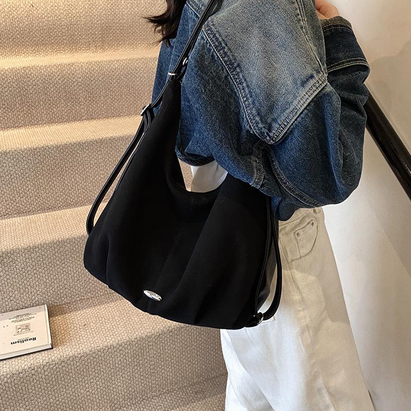 Retro large-capacity bag women's 2025 autumn and winter new fashion chain matte bag versatile messenger commuter tote bag