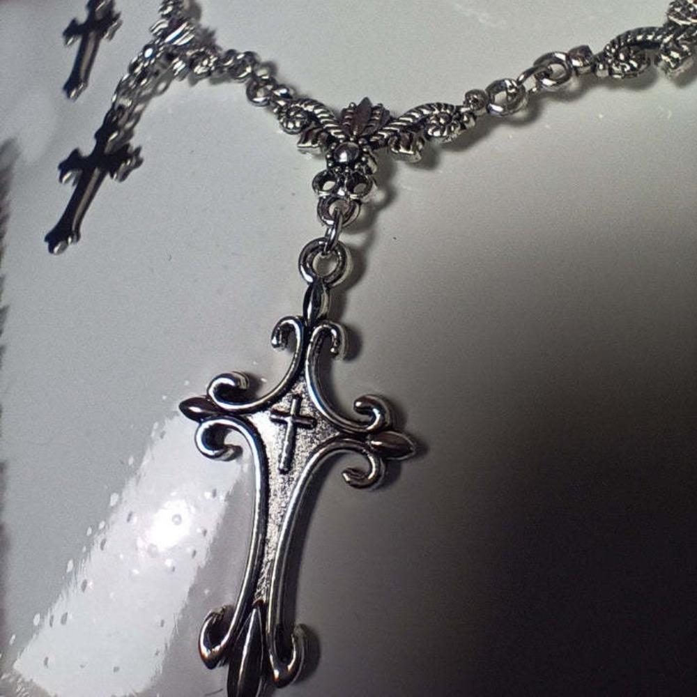 Exquisites Temperament Silberfarbene Kreuz-Multi-Anhänger-Halskette für Damen Gothic Halloween Party Hexe Schmuck Zubehör Geschenke