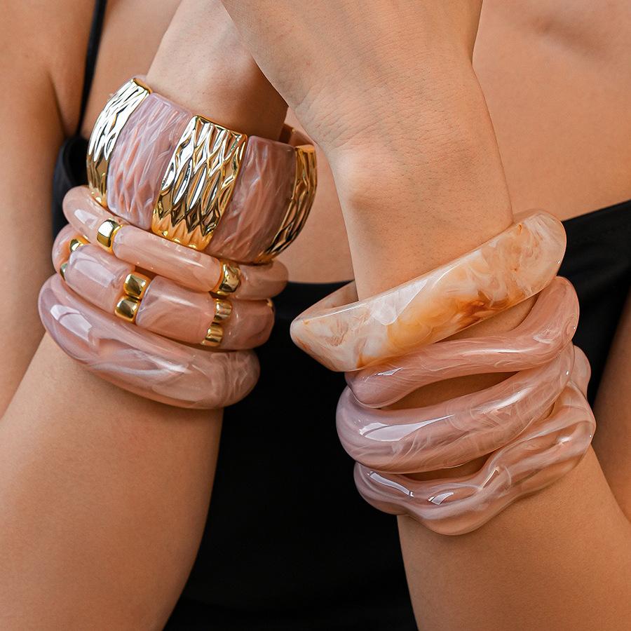 Irregular Pink Acrylic Openning Bangles for Women Personality Sweet Smudging Cuff Bracelet Smooth Resin Wristband