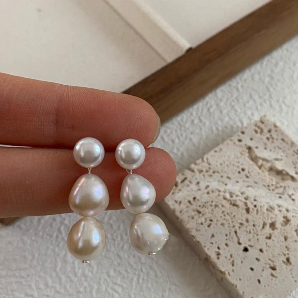 Natural freshwater pearls, with a strong luster, fullness, and roundness, make for beautiful earrings for women s9Whole Body9Silver ear style niche