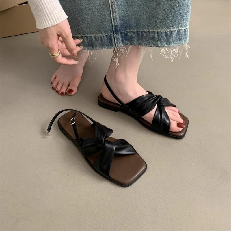 2025 Spring and Autumn New Fashion Versatile Flat Sandals Women Wear Versatile French with Skirt Retro Rome