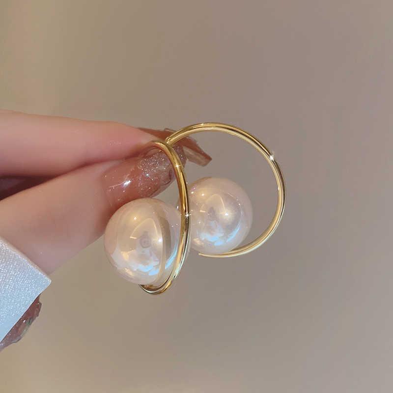 2024 French Luxury Wine Red Pearl C-Shaped Earrings: Retro, Elegant & Versatile for Women