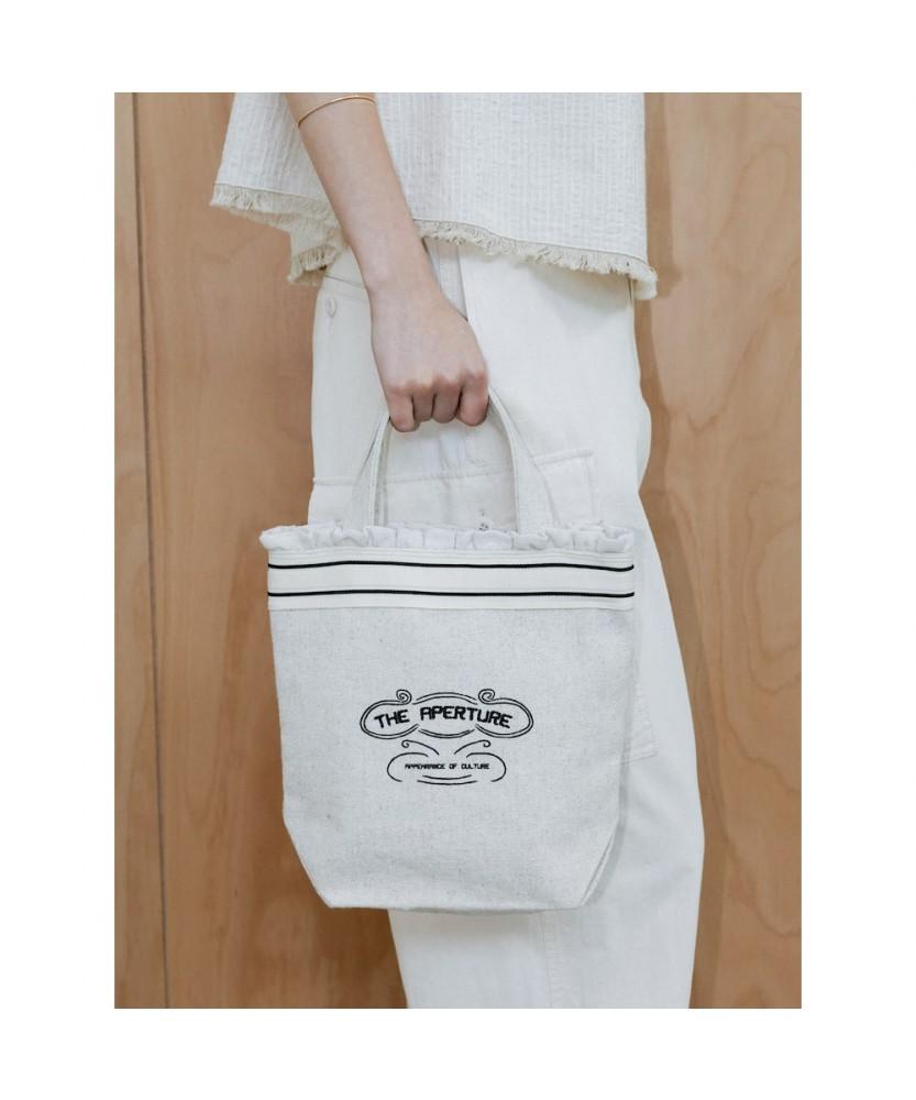 The Aperture 90S Vintage Logo Bag Ivory (Ta67D4A060)