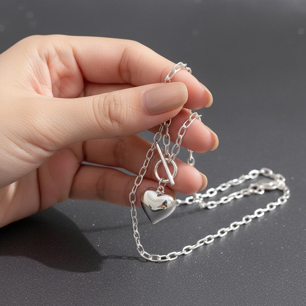 Korean version of three-dimensional love OT buckle necklace women s retro fashion light luxury high-end hip-hop peach heart collarbone chain