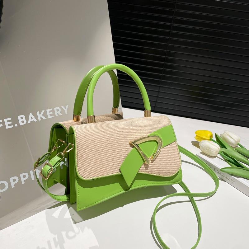 

Модная легкая роскошная новая популярная ретро повседневная однотонная портативная на плечо через плечо маленькая квадратная сумка зелёный