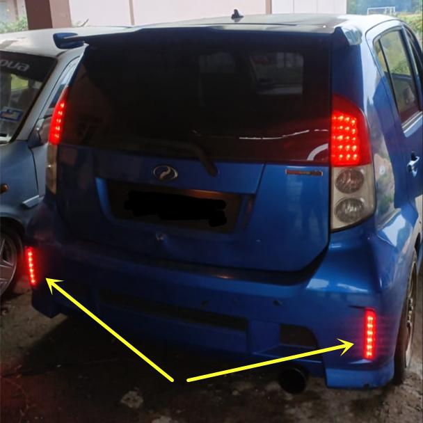1 Pair LED Car Rear Bumper Reflector Light For Toyota NOAH VOXY 80 Pruis 40