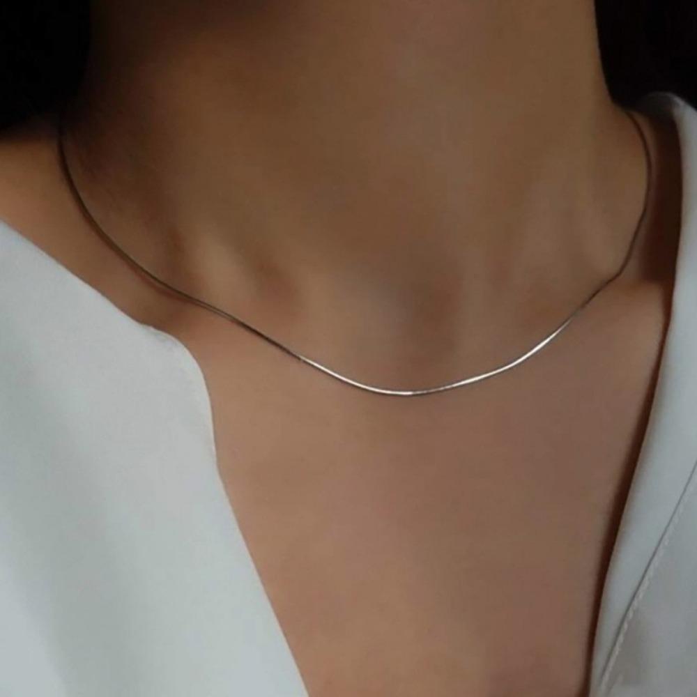Collana Leggera Elegante Collana Girocollo a Catena Serpente per Donne Gioiello Regalo Catena Sottile Osso di Serpente Regali