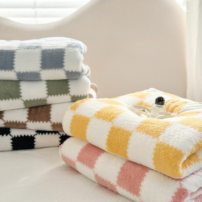 1Pc Traditional Style Plaid Blanket Flannel Home Blanket Sheets Plush Double Sided Summer Air Conditioning Throw Blanket