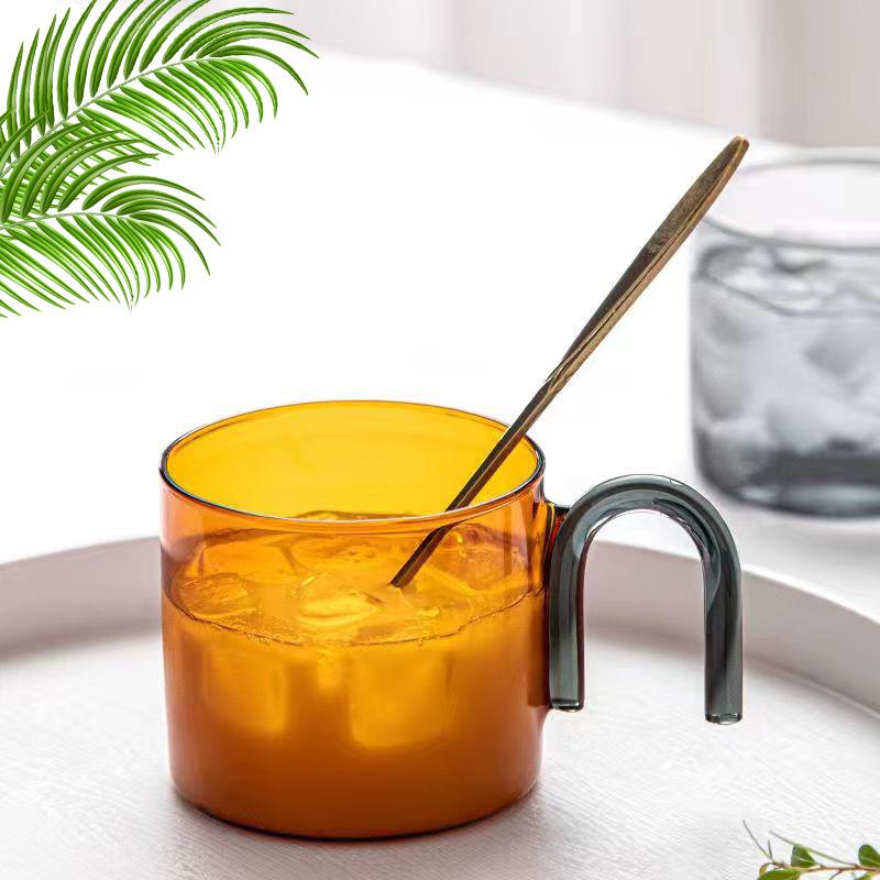 

Innovative Insulated Coffee & Tea Cup: Simple Creative Design, Inverted Handle, Borosilicate Glass, Single-Layer, Ideal for High-Value Brews. 300 ml кавовий