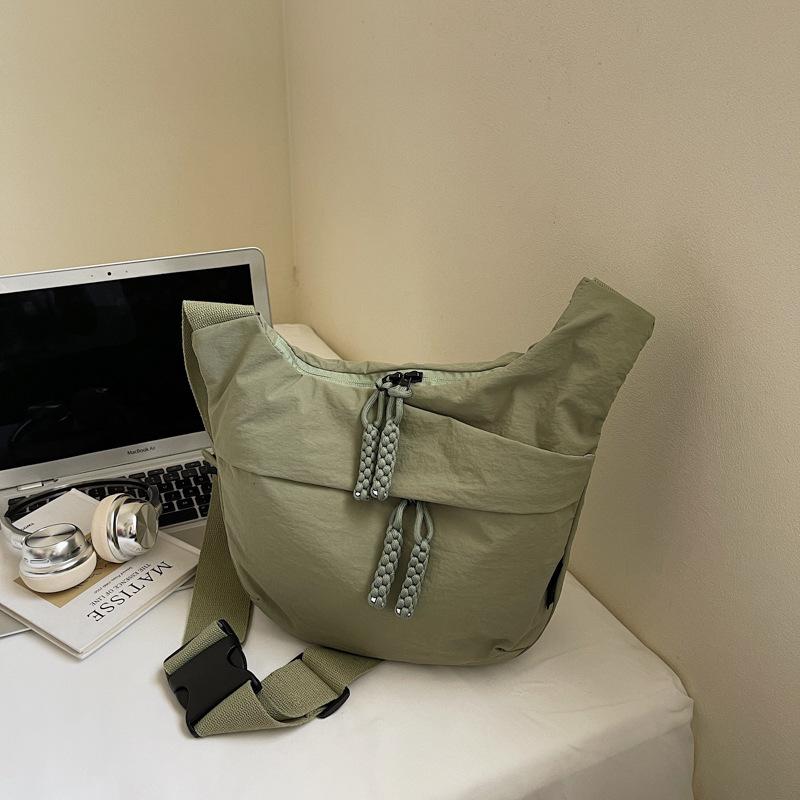 Leichte Stofftasche mit großem Fassungsvermögen, neue Damen-Freizeit-Sport-Umhängetasche für den Arbeitsweg, Schulter-Knödeltasche