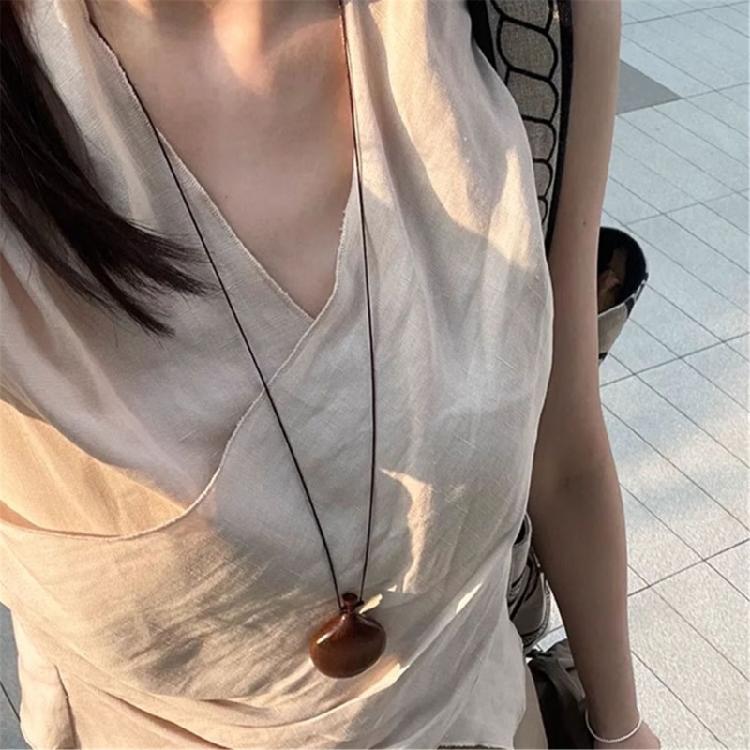 Traditional Chinese Style Wood Pendant Necklace with Sliding Knot Unique Flask Necklace Suitable for Adjustable Fit