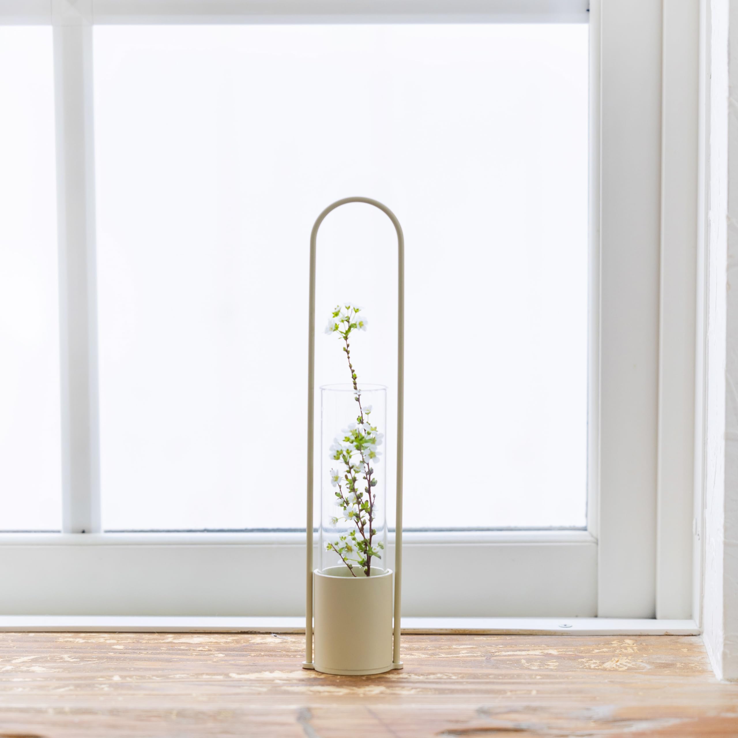 

TETSUNAGI Flower Vase (Beige) [Made in Tsubame-Sanjo] Mini Steel and Glass Test Tube Vase, Made in Japan, Ideal for Home Decor, Plant Accessories,