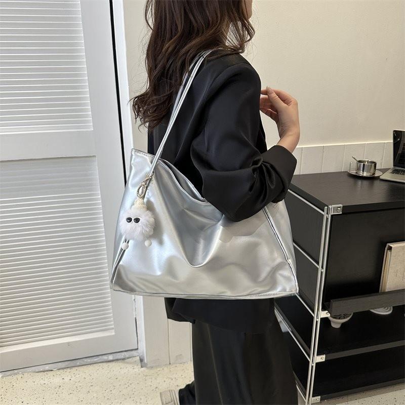 Large Capacity Elegant Tote Bag For Women Available In Chic Colors For Daily Use