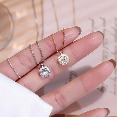 Ženy Yousheng Náhrdelník s čtvercovým zirkonovým přívěskem Simulovaný diamantový řetízek klíční kosti ke Dni matek Dárek k výročí narozeninám