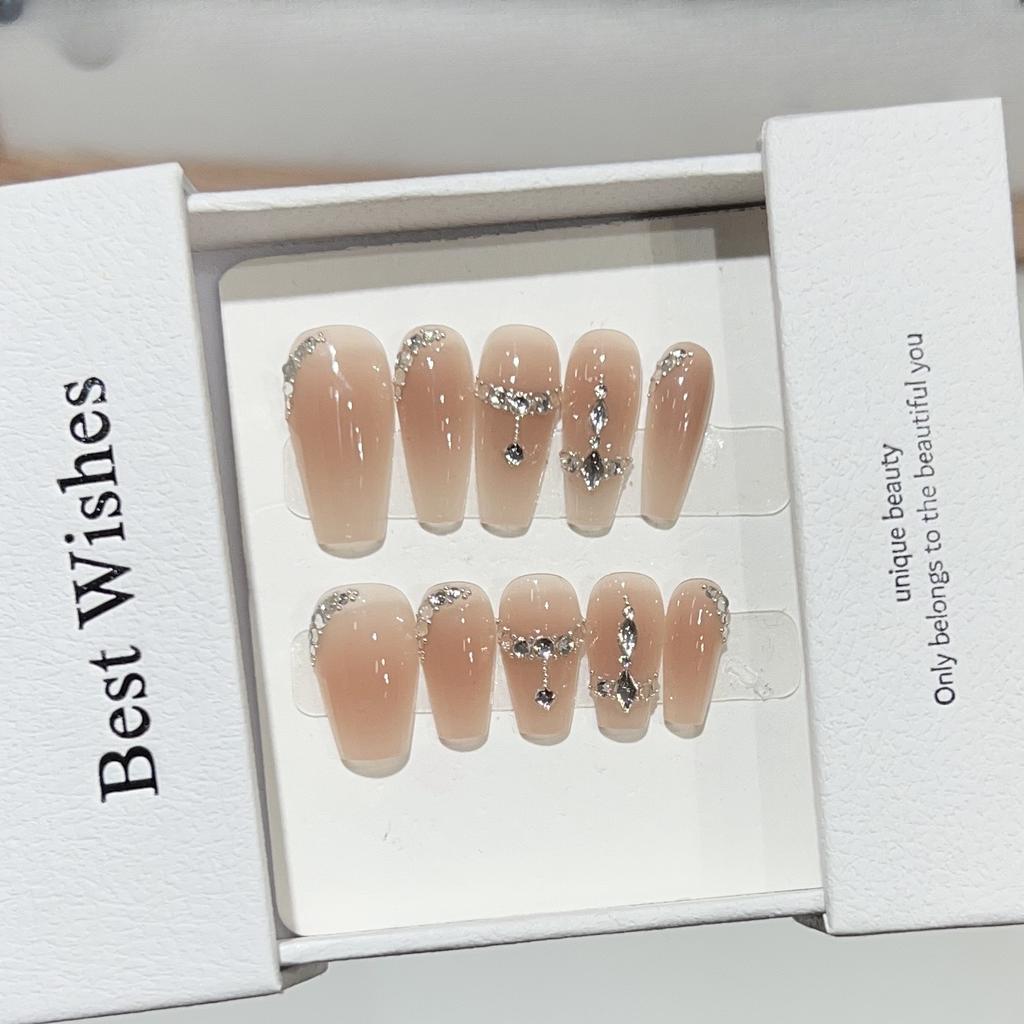 Herbst und Winter Tragbare Nägel Kurz Täglich Nude Rouge Gebrochener Diamant Nagelkunst Reines Temperament Stahlkugel Kette Nagelpflaster