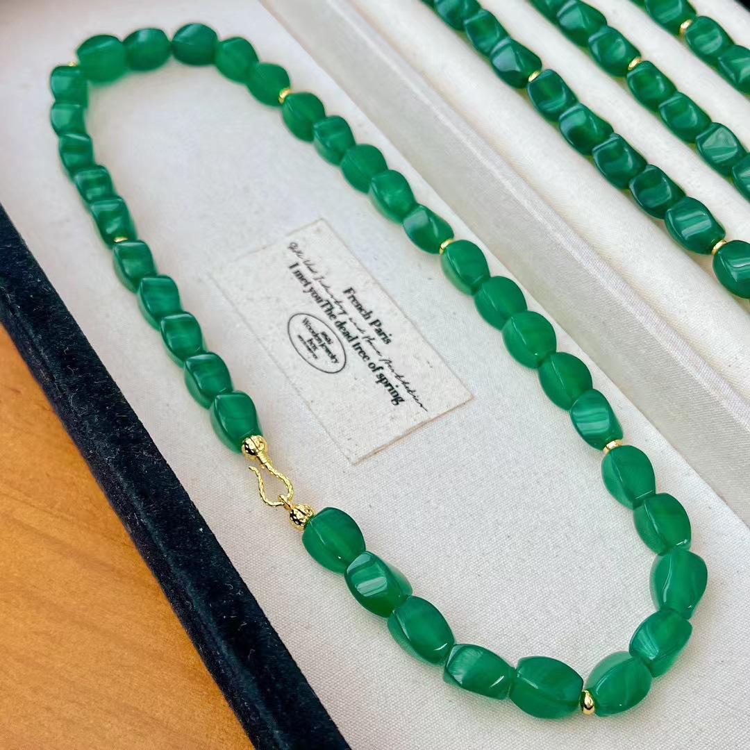 Retro Natural Emperor Green Chalcedony Agate Necklace New For Autumn And Winter