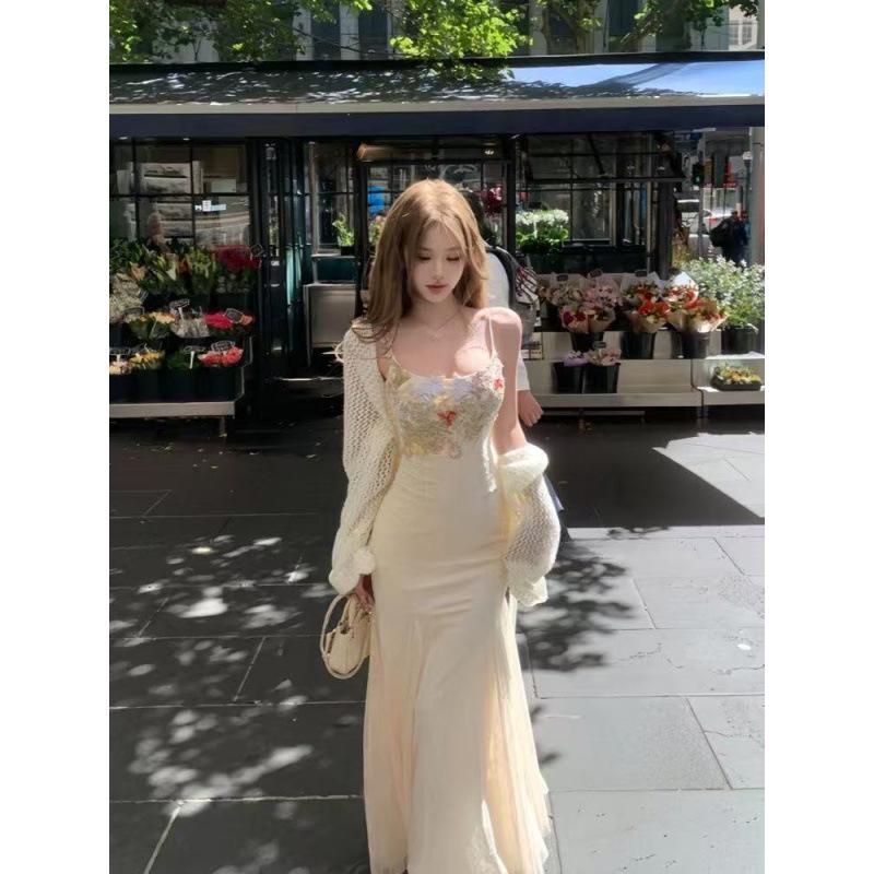 Damen Figurbetontes Fishtail-Kleid mit Blumenspitzen-Netz - Schlankmachende Spaghettiträger, Taillenbetonend, Sanfter Stil für Frühling und Sommer