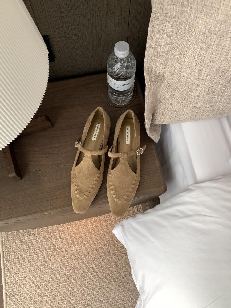 

Inner height increase retro temperament single shoes women s shoes spring and autumn 2025 new models with skirts Mary Jane shoes 39