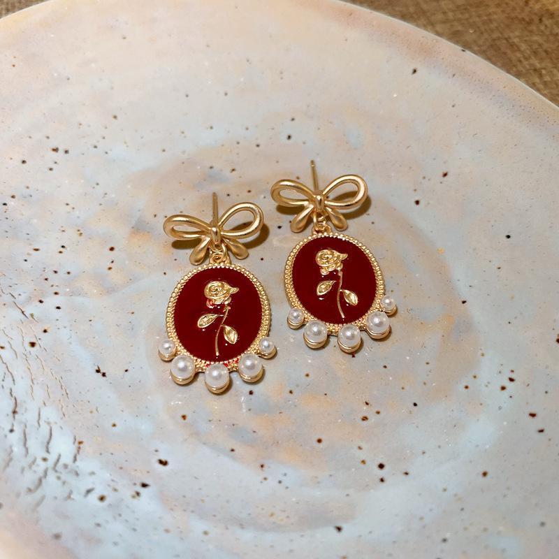 Ohrstecker mit Silbernadel und roter Quaste - Hochwertiges Retro-Vielseitigkeitsdesign für Damen