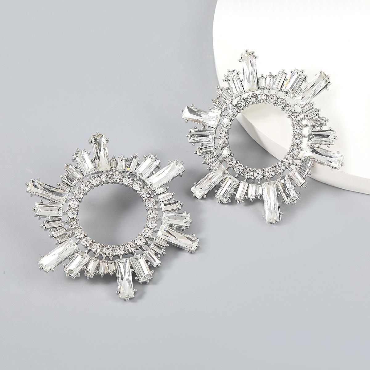 Claw Chain Series Alloy Glass Rhinestone Sun Flower Earrings Fashion Girl Full Rhinestone Dinner Hoop Earrings Jewelry белый