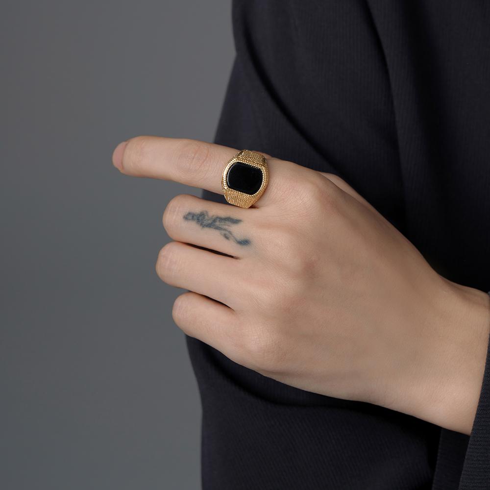 New Fashion Gold Color Chunky Punk Stainless Steel Finger Ring for Men Women Punk Vintage Oval Black Stone Ring