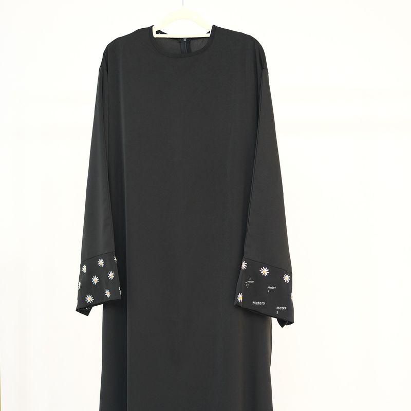 

Ближний Восток Новое платье с круглым вырезом, вышивкой и оборками, свободного кроя, с круглым вырезом, вышитое платье Black M