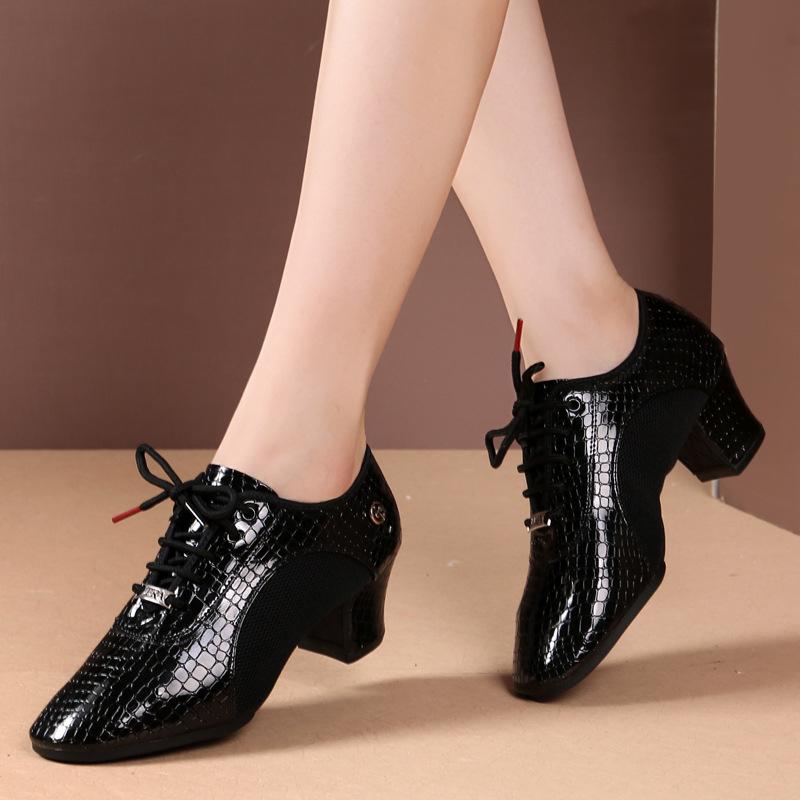 Nowe buty do tańca dla dorosłych w kwadraty Damskie buty do tańca latynoskiego z miękką podeszwą Buty sportowe do ćwiczeń dla nauczycieli Damskie buty do tańca latynoskiego