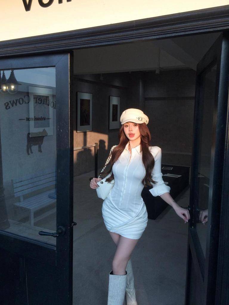 Elegant White Slim Fit Shirt Dress - Chic, Hip-Hugging Design for Women