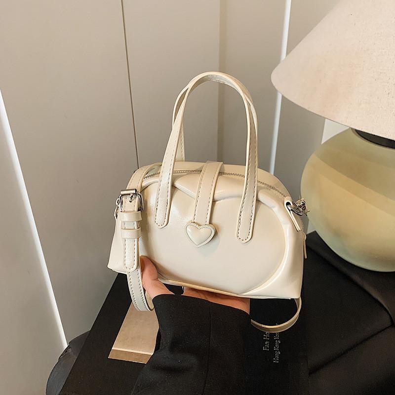Minimalist Pu Heart Handbag For Daily Casual Wear With Zipper Closure