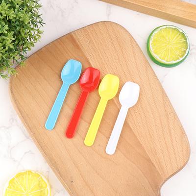 Random 50Pcs Plastic Spoons Cute Tasting Scoop Great  Dessert Scoop Plastic Ice Cream Scoop Family Spoons Soup For Party Cutlery