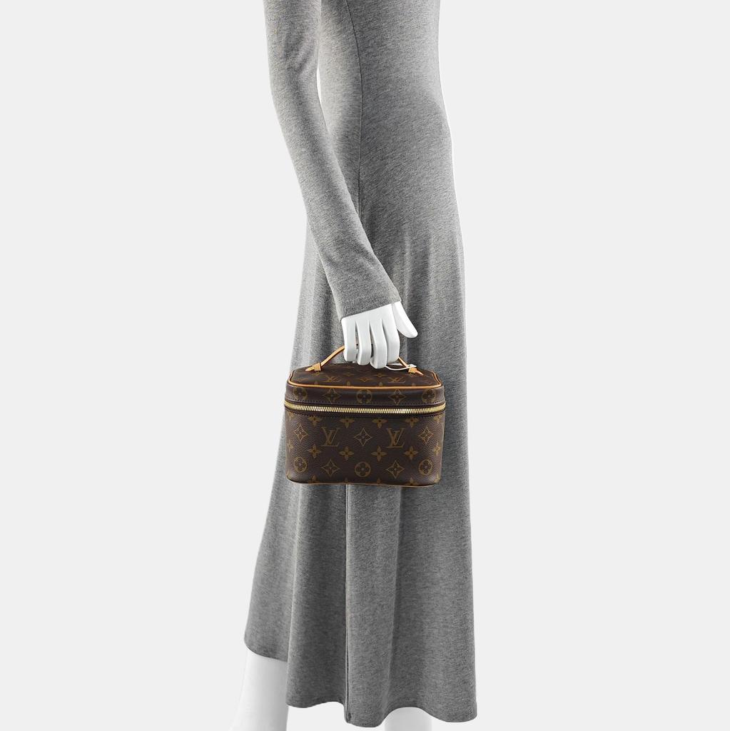[Pre-Owned] Nice Elegant Shape Lv Monogram Metal Zipper Head Coated Canvas Makeup Bag Handbag Mini - Excellent #1RPE6W2