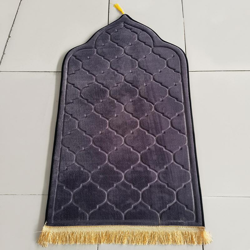 Soft Worship Kneel Travel Prayer Rug Non-slip Prayer Mat Flannel Carpet for Muslim Ramadan Embossing Floor Carpets Portable