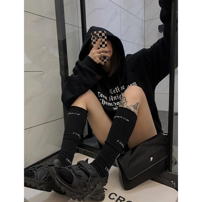 Patchwork Trendy Loose-fitting Socks for Women, Long Cylindrical Black and White Letter-shaped Calf Socks