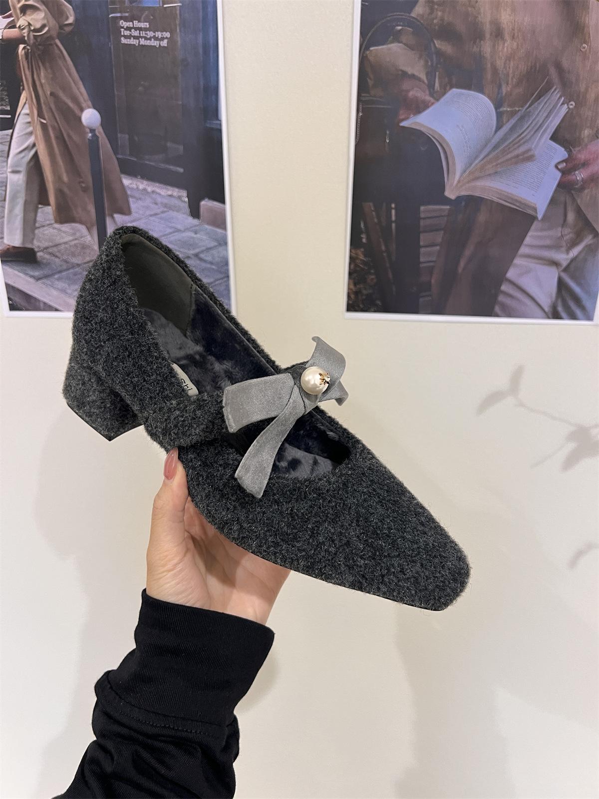 

Французские туфли на толстом каблуке серого цвета, одинарные, для ношения с юбкой, вечерние туфли, женская обувь 2025, осень и зима, бархатные туфли Мэри Джейн, пушистые туфли 39