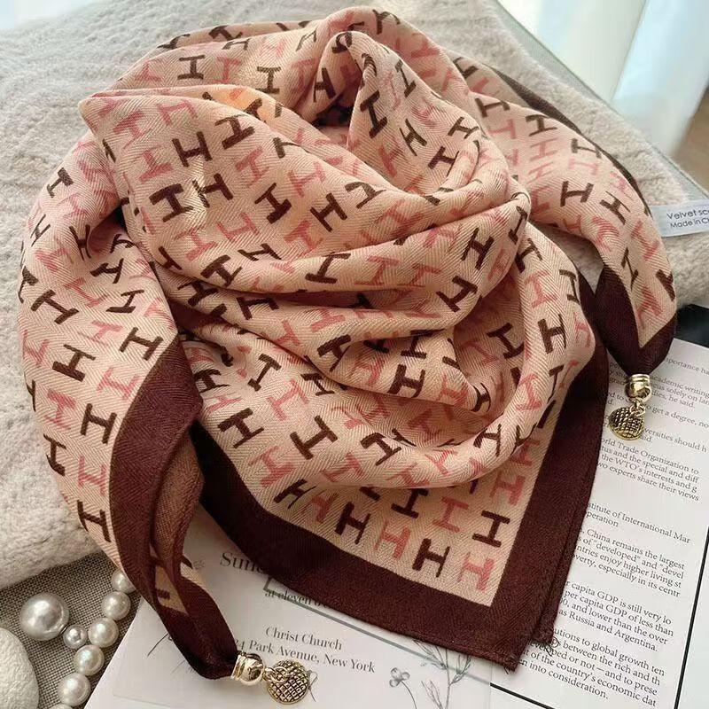 Windproof new warm magnetic buckle silk scarf women's scarf cold-proof autumn and winter versatile neck protection scarf scarf square scarf