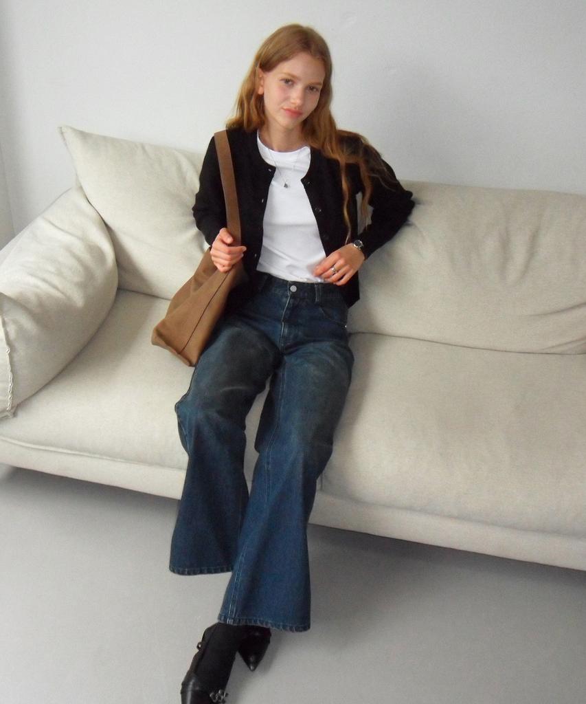 Keoseuteomeokeullagumeon Loose Fit Bootcut Denim Pants Black Cowpt002Black
