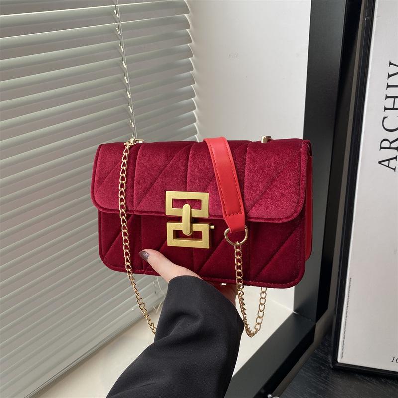 

Suede texture fashionable lock small square bag women s new trendy versatile shoulder bag chain messenger bag