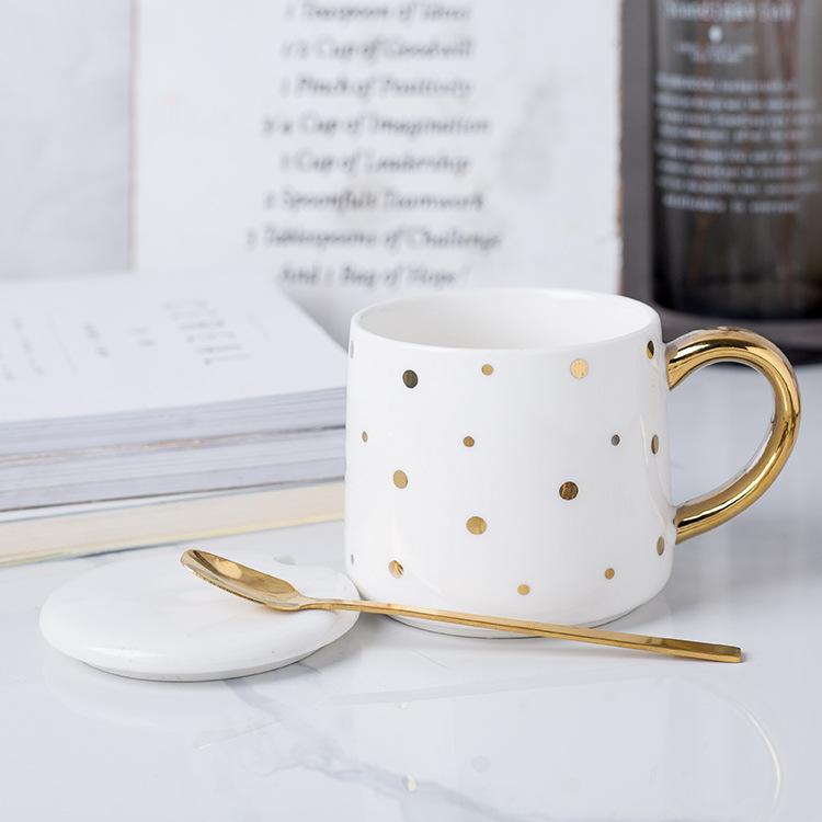 

Скандинавська чорно-біла креативна керамічна чашка з кришкою, геометрична офісна кавова чашка, чашка для питної води, що має високий вигляд 301-400ml