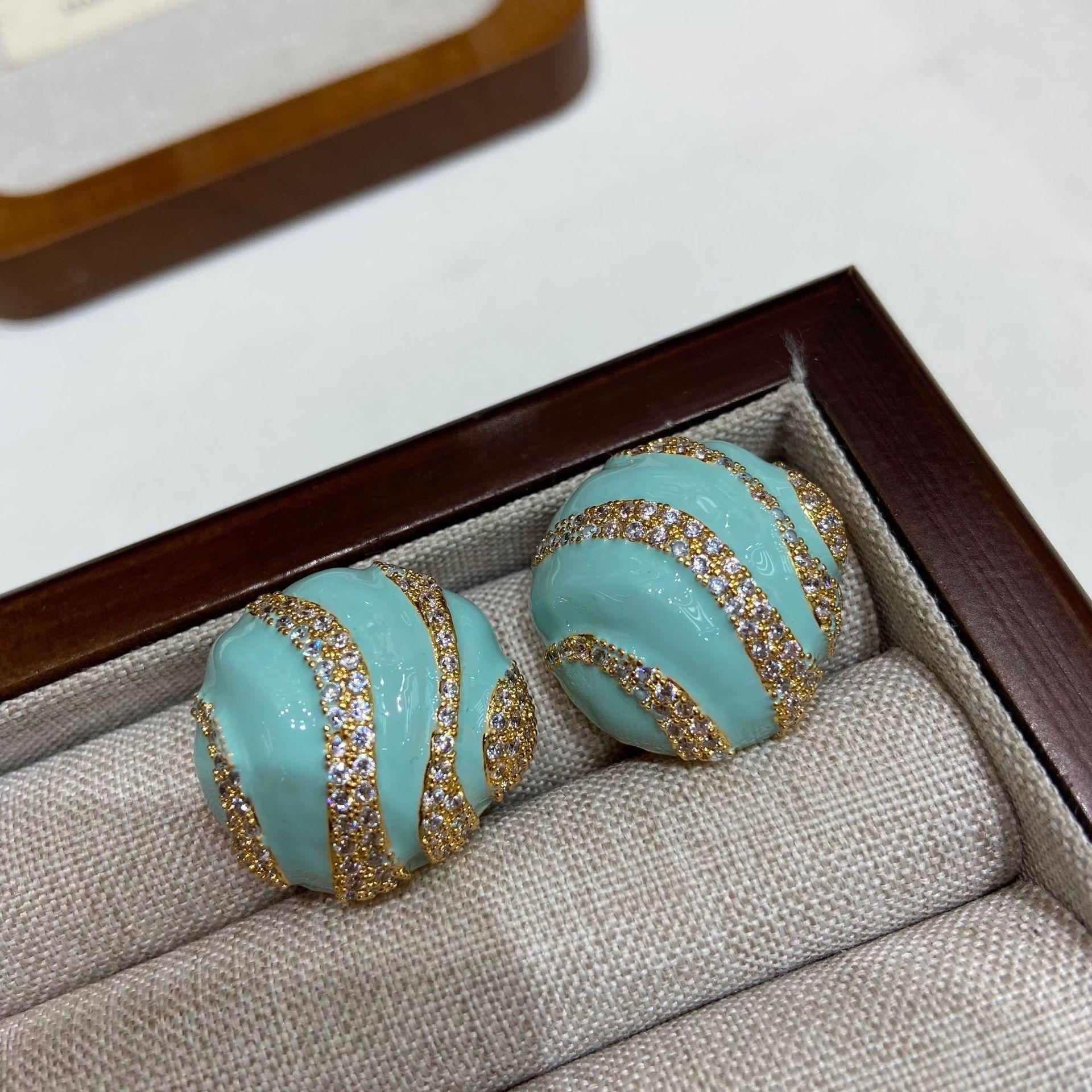 

Western Medieval Copper Plated 18K Gold Retro Sky Blue Enamel Diamond Earrings Simple Daily Versatile Earrings Women