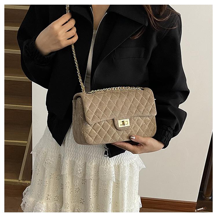 1Pc Ersatile Fashion Niche Large-capacity Tote Bag New Chain Diamond Shoulder Bag High-end Small Fragrant Messenger Bag